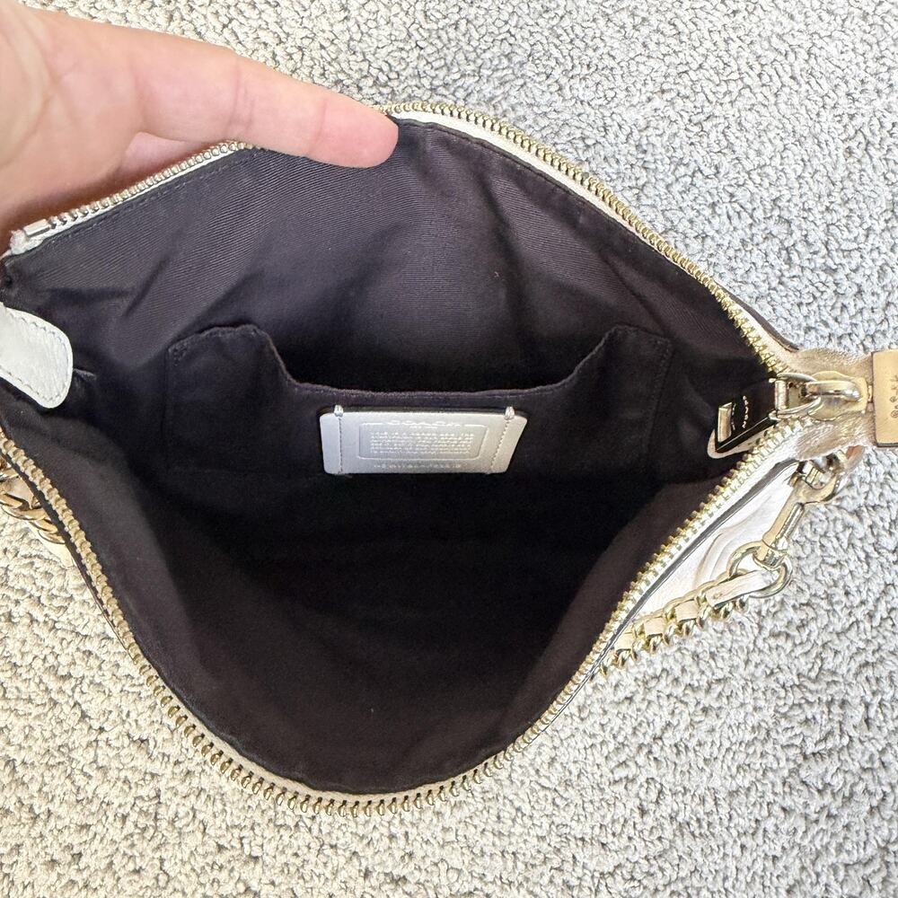 Coach Carrie Cross Body Bag Purse Womens Medium White Leather Chain Zip F22212 - Picture 11 of 12